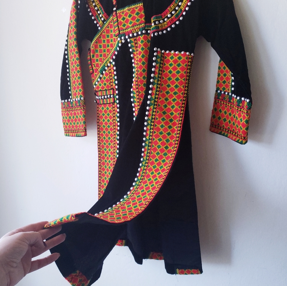 Taiwanese Aboriginal Tribal Wedding Tunic - Picture 5 of 8